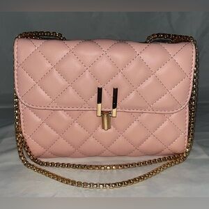 Blush Pink Quilted Crossbody Bag with Gold Chain Strap – Classic Small Purse